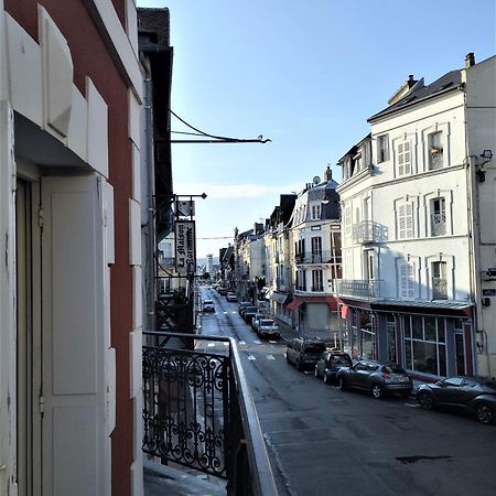 Le Capitaine Jack Appartement Trouville-sur-Mer Buitenkant foto